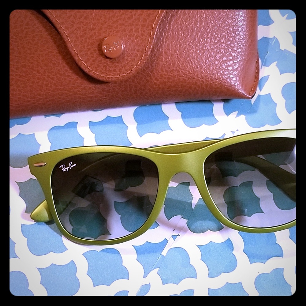 RAY BAN SUN GLASSES